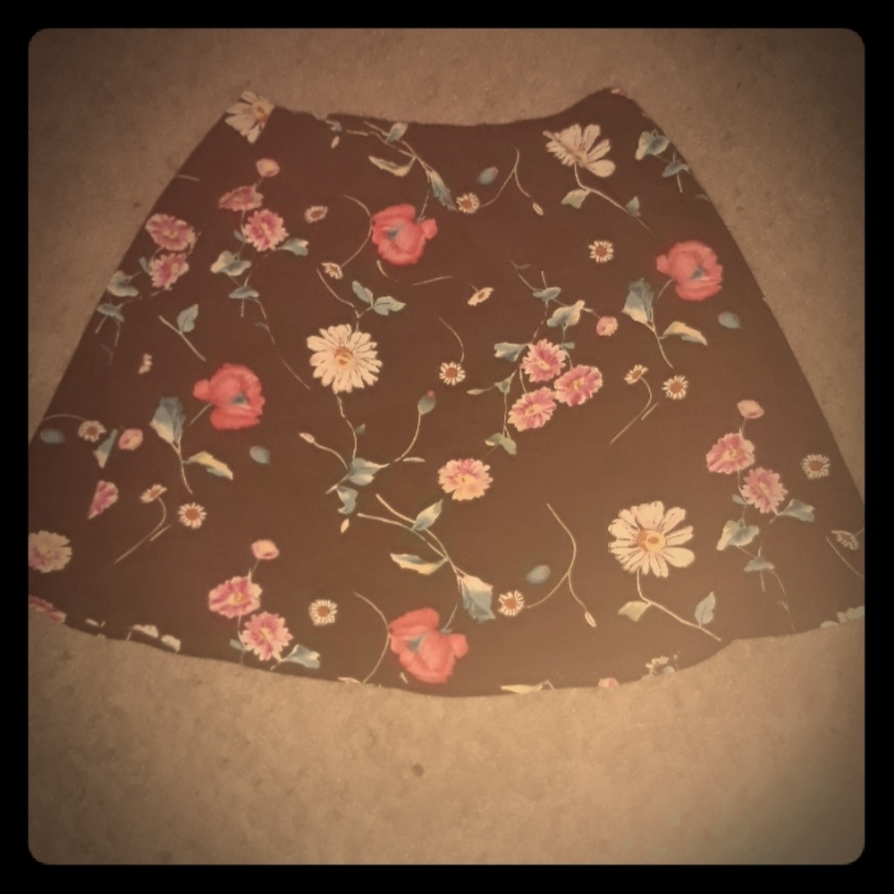 NWOT RIKKI J. BRAND LADIES FLORAL SKIRT